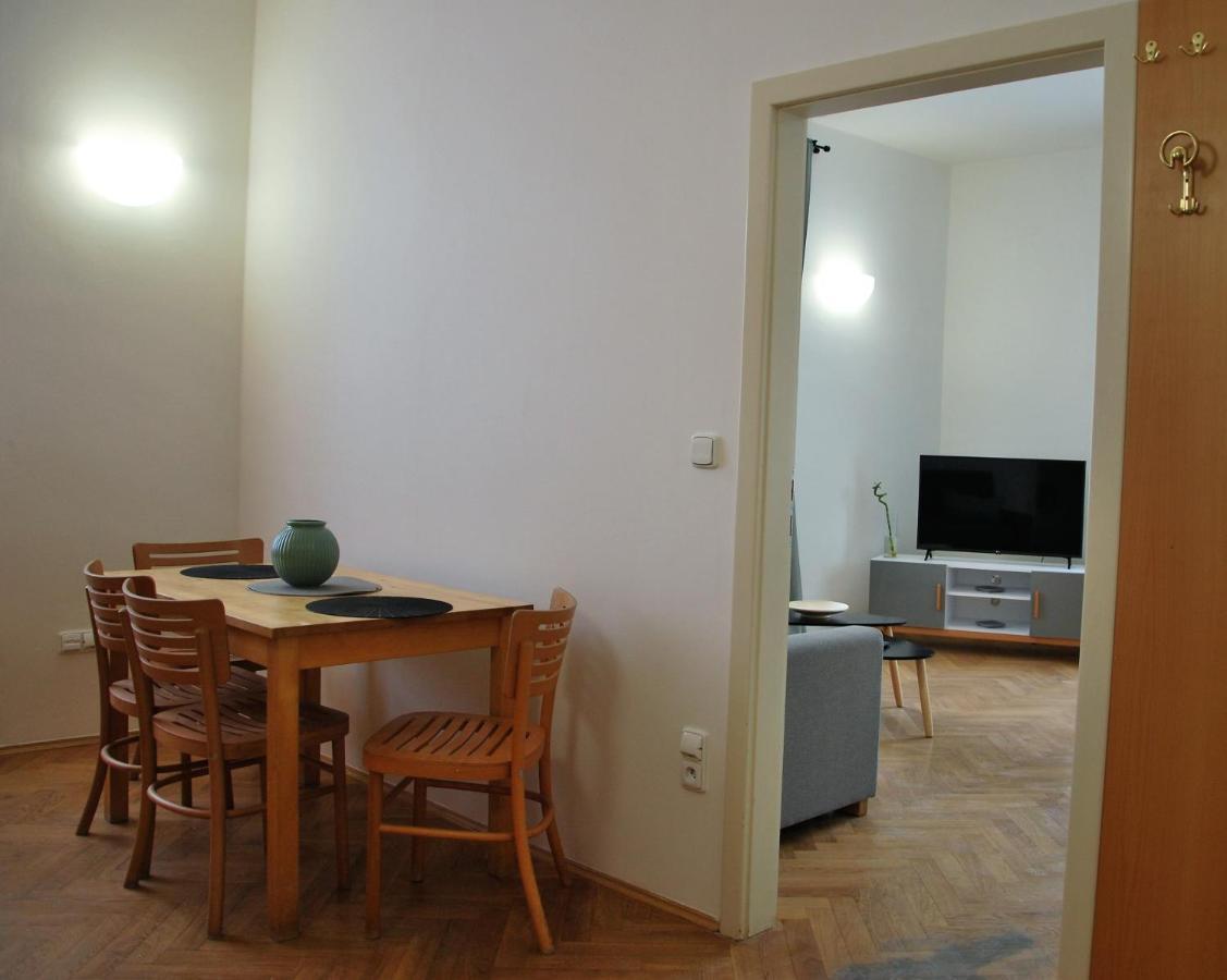 White Swan Boutique Apartments Prague Ngoại thất bức ảnh